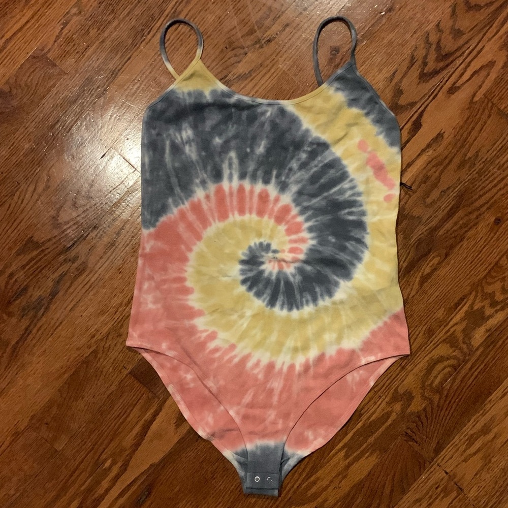 NWT 🌻 Forever 21 Tie Dye Bodysuit 🌻